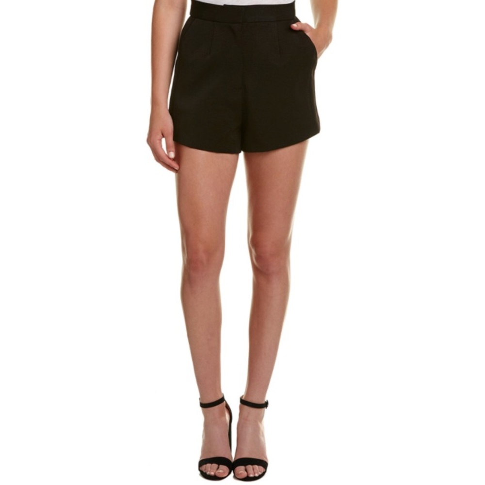 Finders keepers dillusion shorts size M new